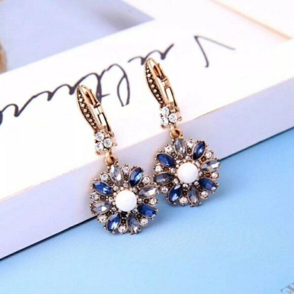 Blue Crystal Pearl Vintage Gold Leverback Statement Earrings - Picture 4 of 6